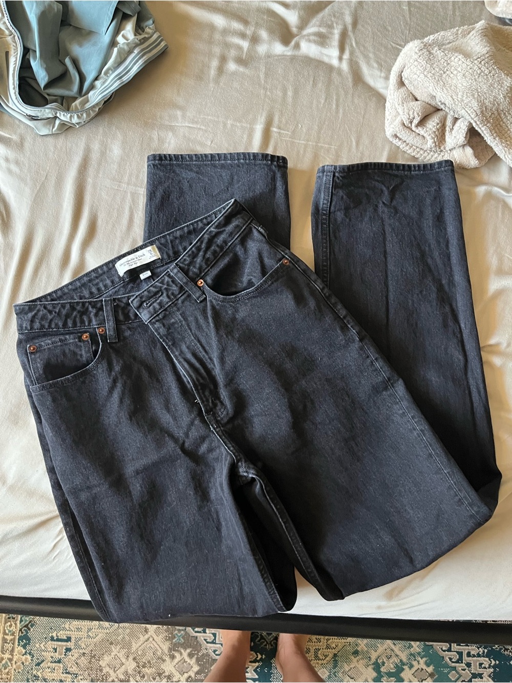 Abercrombie and fitch 90s relaxed jeans